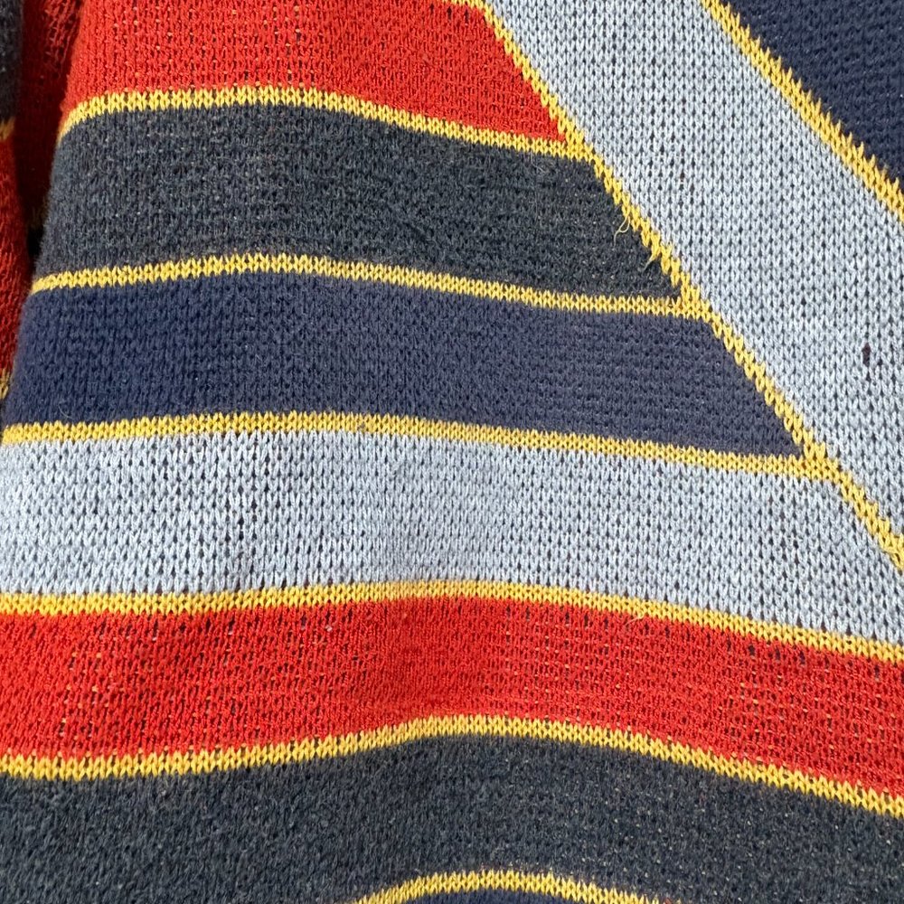 Abstract Pattern Sweater - Picture 4 of 5